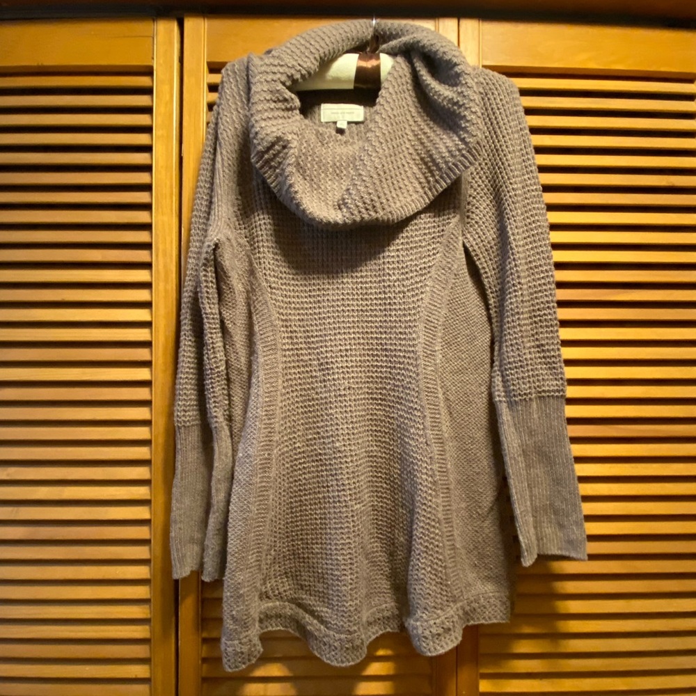 Angel of the North for Anthropologie sweater tunic